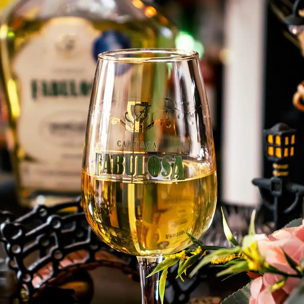 A1E4A4B32E0Fd84E5742F40Fa69C019A Taça Iso Cachaça Fabulosa - Imagem 2