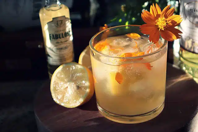 Caipirinha De Flores Com Cachaca Artesanal 2 Caipirinha De Flores Com Cachaca Artesanal 2