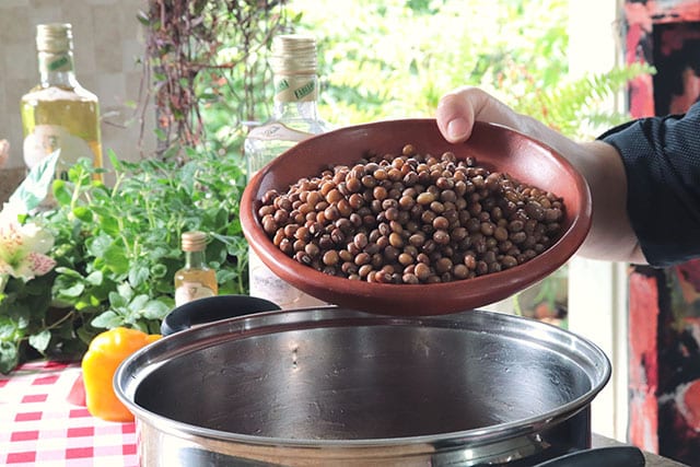 Farofa de Feijão Andu e Cachaça Mineira 8